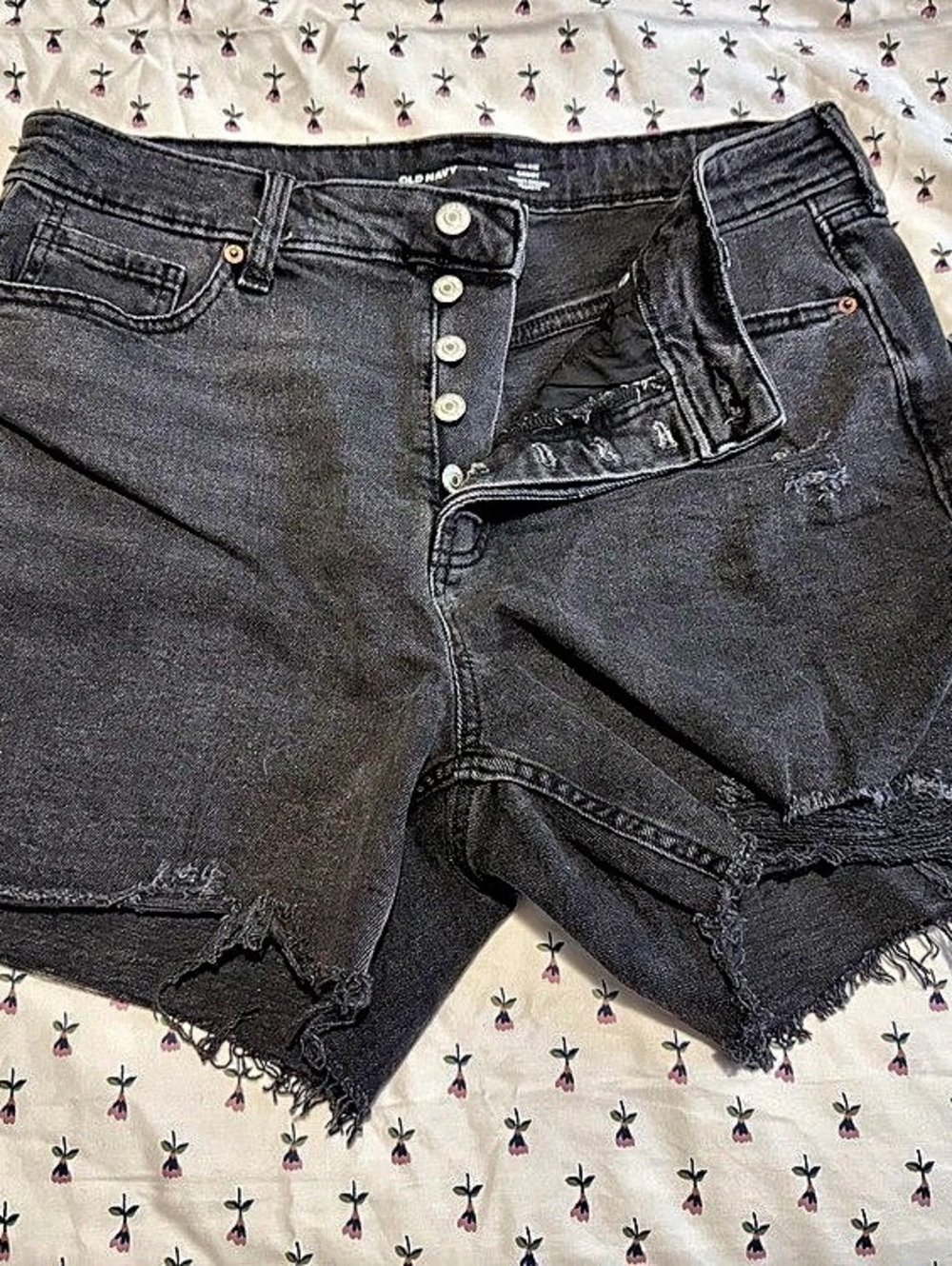 Old Navy High-Rise Curvy Secret-Smooth Shorts Distressed Shorts 14